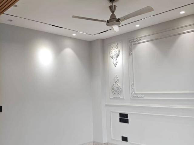 Resale | 3 BHK 2170 Sq.Ft. Apartment in M3M Crown