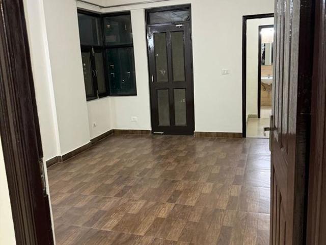 Resale | 3 BHK 2100 Sq.Ft. Apartment in DLF The Ultima