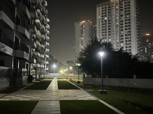 Resale | 3 BHK 2100 Sq.Ft. Apartment in Jan Vikas CGHS