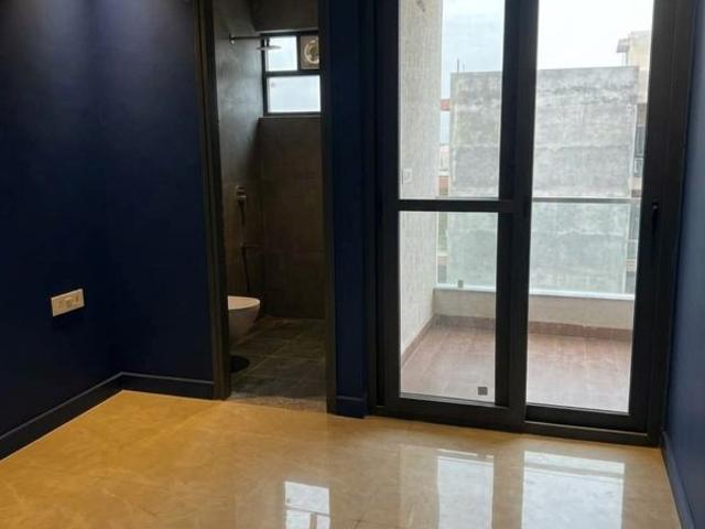 Resale | 3 BHK 2100 Sq.Ft. Apartment in Tilak Nagar