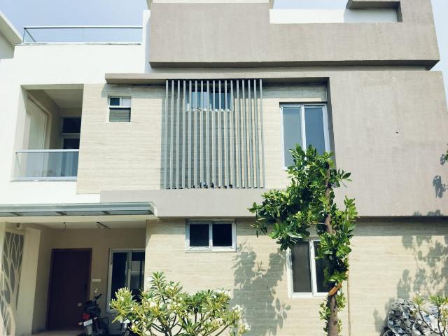Resale | 3 BHK 2125 Sq.Ft. Villa in RV Somwrita