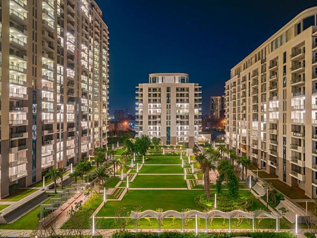Resale | 3 BHK 2132 Sq.Ft. Apartment in DLF The Ultima