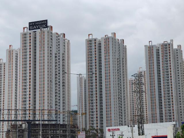 Resale | 3 BHK + 2262 Sq.Ft. Apartment in My Home Sayuk
