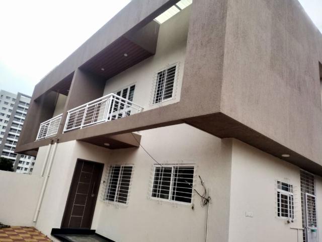 Resale | 3 BHK 2200 Sq.Ft. Villa in Mantra Essence