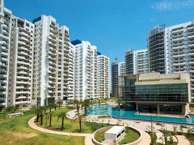 Resale | 3 BHK 2200 Sq.Ft. Apartment in Emaar The Palm Drive The Premier Terraces