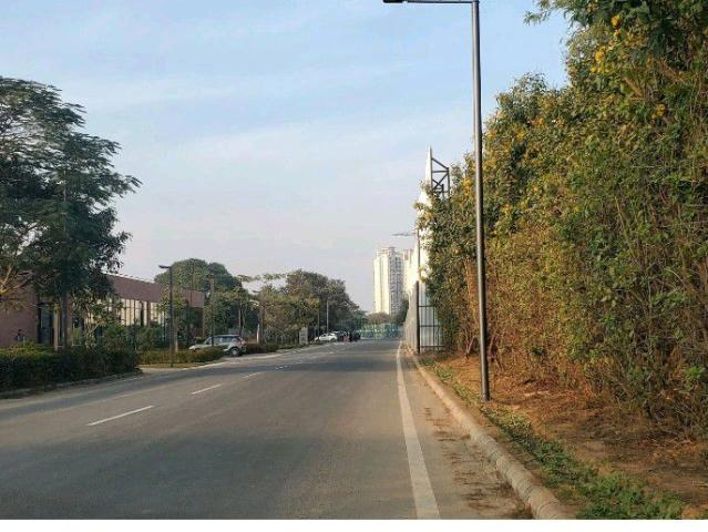 Resale | 3 BHK 2200 Sq.Ft. Apartment in Eldeco Fairway Reserve