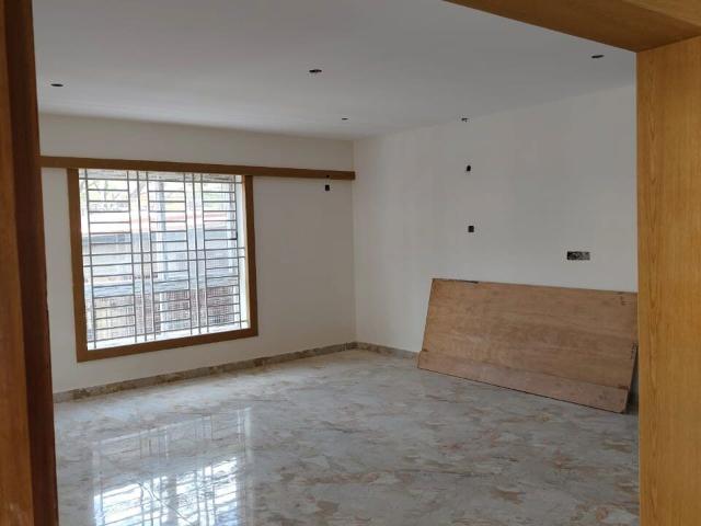 Resale | 3 BHK 2200 Sq.Ft. Apartment in HBR Layout