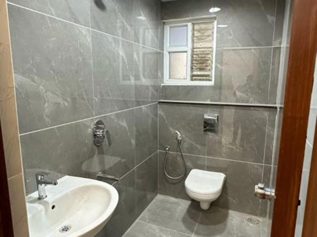 Resale | 3 BHK 2225 Sq.Ft. Apartment in Om Sree Gallaxy