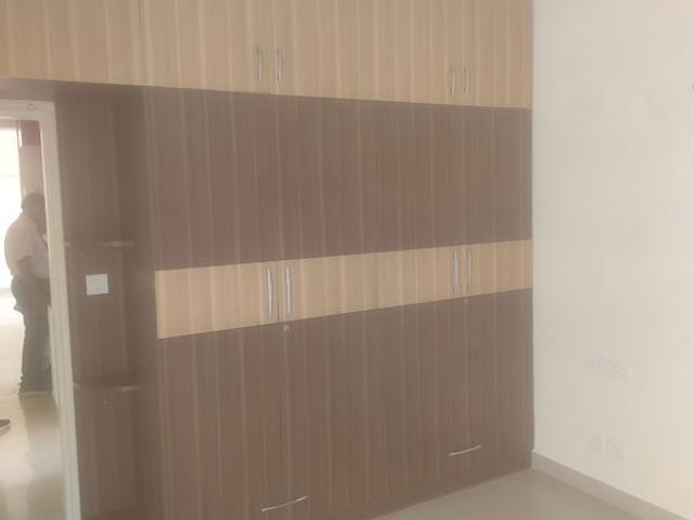 Resale | 3 BHK + 2368 Sq.Ft. Apartment in Unitech Uniworld City