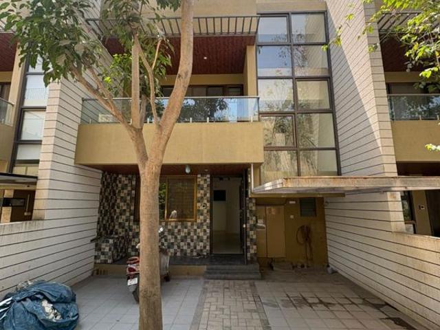 Resale | 3 BHK 2300 Sq.Ft. Villa in Runal Gateway