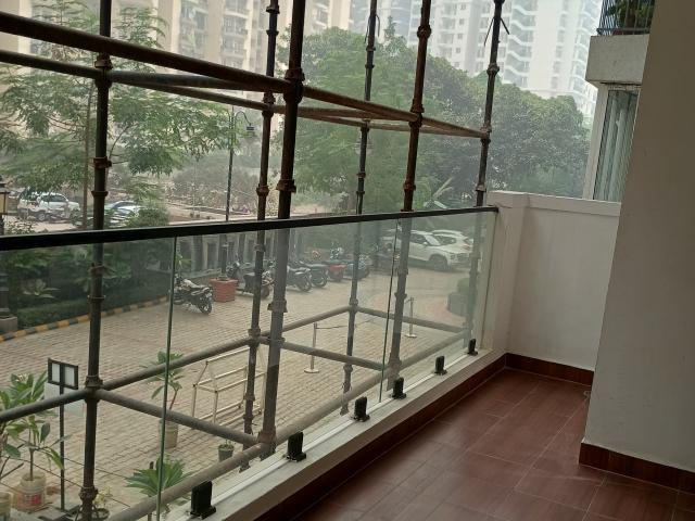 Resale | 3 BHK 2450 Sq.Ft. Apartment in JKG Palm Resort