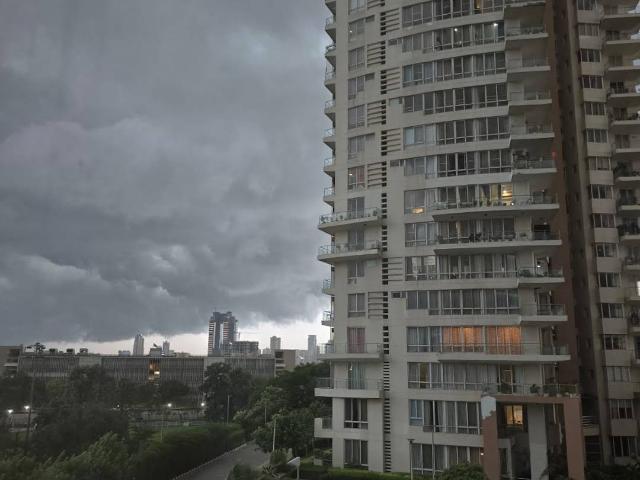 Resale | 3 BHK 2455 Sq.Ft. Apartment in Pioneer Park Presidia
