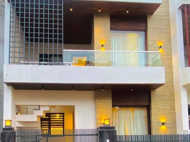 Resale | 3 BHK 245 Sq.Yd. Independent House in Preet Vihar