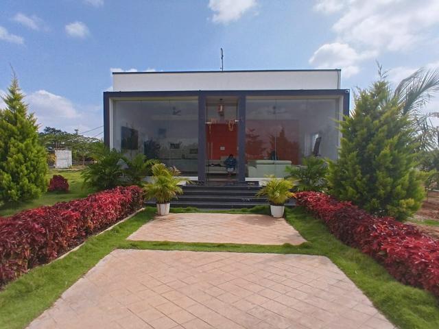 Resale | 3 BHK 2400 Sq.Ft. Villa in Grand Akshaya Manor