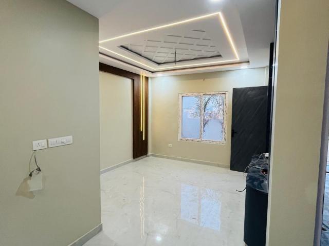 Resale | 3 BHK 2400 Sq.Ft. Villa in Manas Town