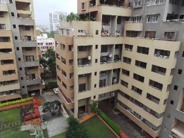 Resale | 3 BHK + 2400 Sq.Ft. Apartment in Mittal Crosswinds