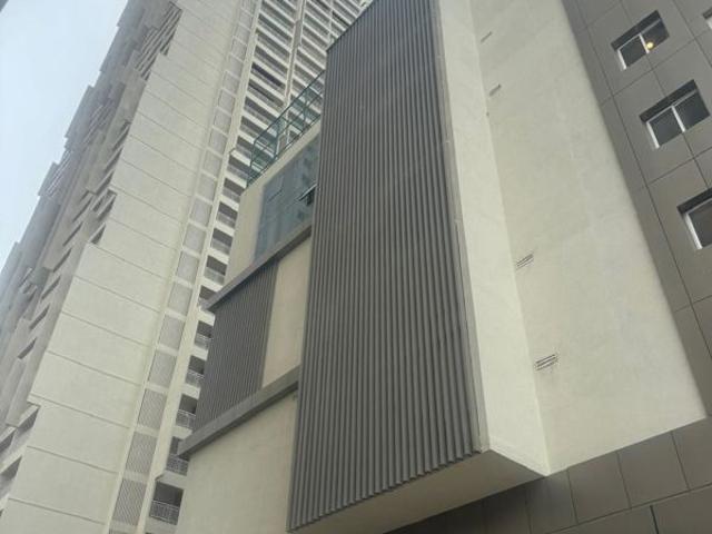 Resale | 3 BHK 2548 Sq.Ft. Apartment in Candeur Crescent