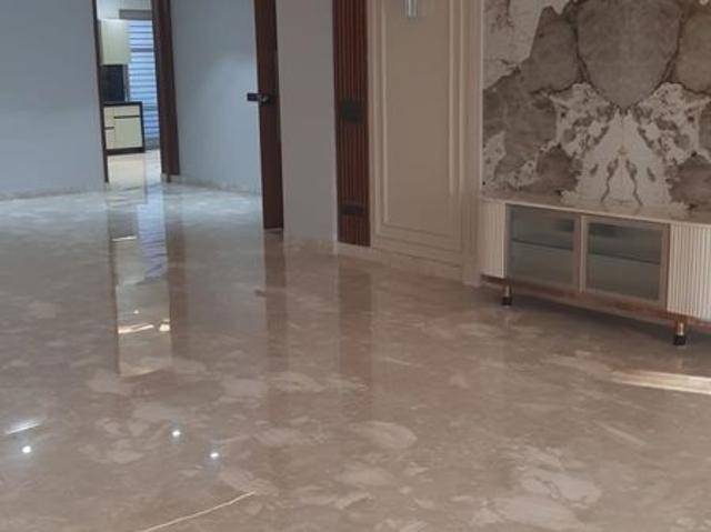 Resale | 3 BHK 2500 Sq.Ft. Villa in DLF Imperial Residences