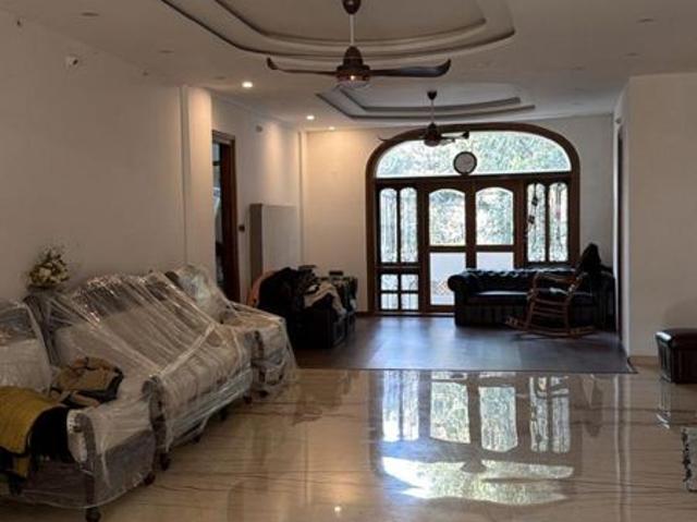 Resale | 3 BHK 2505 Sq.Ft. Apartment in Cooke Town