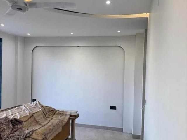 Resale | 3 BHK + 250 Sq.Yd. Apartment in BPTP Amstoria