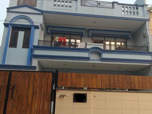 Resale | 3 BHK 250 Sq.Yd. Independent House in Sector 9