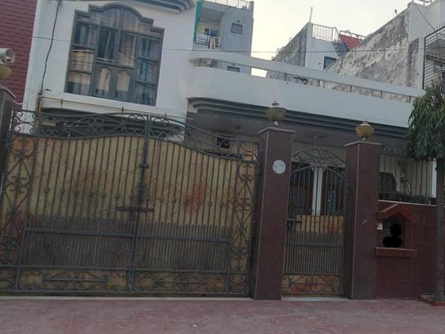 Resale | 3 BHK 250 Sq.Yd. Independent House in Sector 9