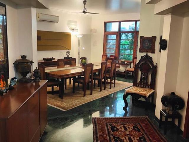 Resale | 3 BHK + 250 Sq.Yd. Independent House in Vasant Vihar