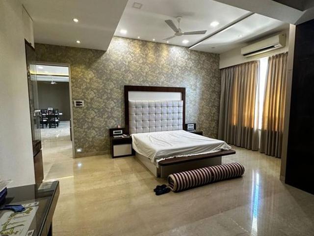 Resale | 3 BHK + 2600 Sq.Ft. Apartment in HS Landmark