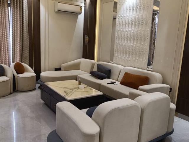 Resale | 3 BHK + 2600 Sq.Ft. Apartment in Unitech Heritage City