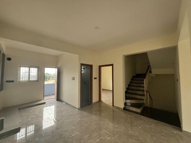 Resale | 3 BHK 2600 Sq.Ft. Apartment in VR Royal View