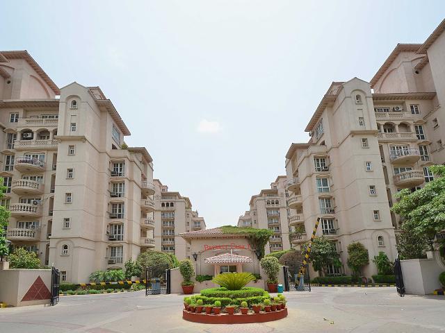 Resale | 3 BHK 2615 Sq.Ft. Apartment in DLF Beverly Park II