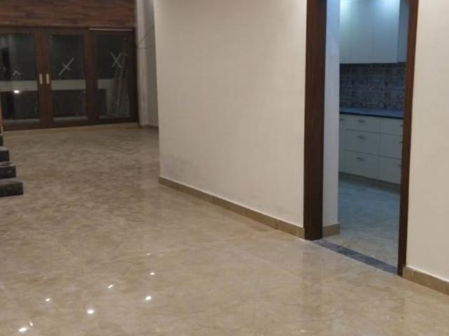 Resale | 3 BHK + 2700 Sq.Ft. Villa in New Friends Colony