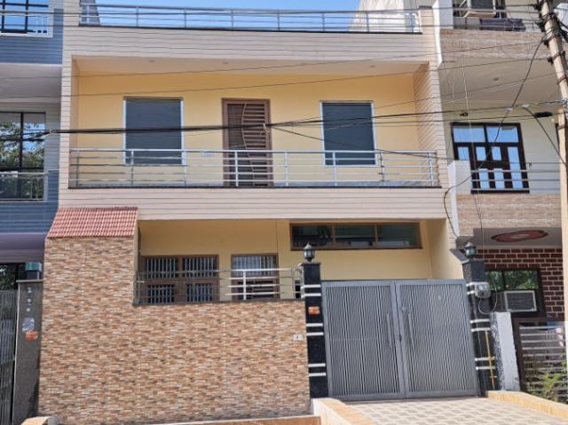 Resale | 3 BHK 295 Sq.Mt. Independent House in Adarsh Apartment 7