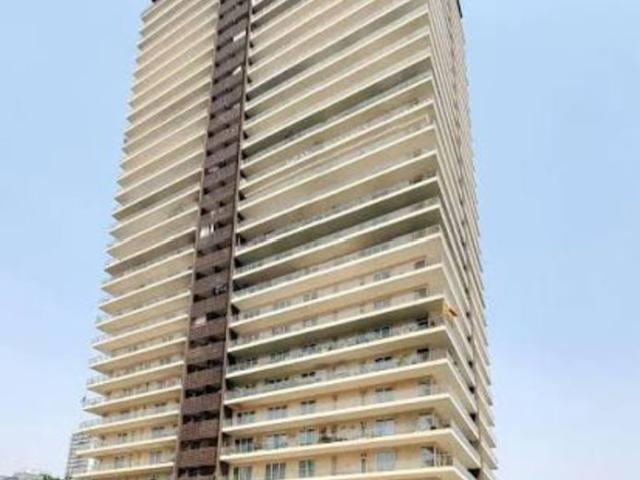 Resale | 3 BHK + 2985 Sq.Ft. Apartment in Mahindra Luminare