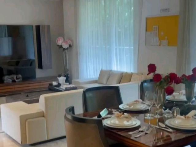 Resale | 3 BHK 2985 Sq.Ft. Apartment in Mahindra Luminare