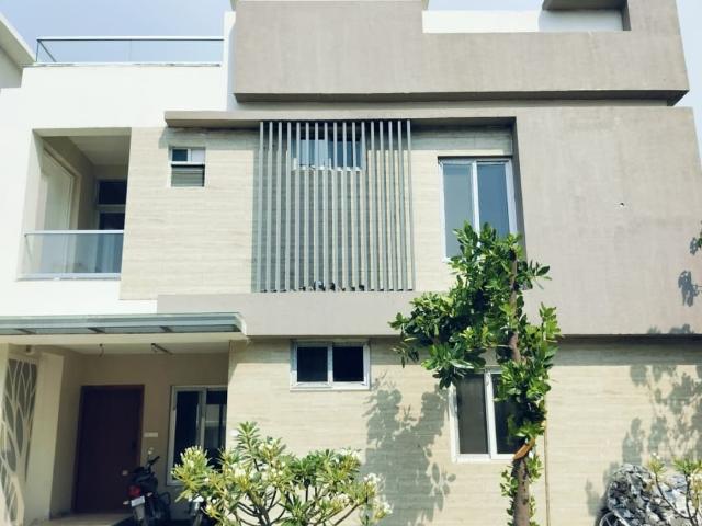 Resale | 3 BHK 3000 Sq.Ft. Villa in RV Somwrita