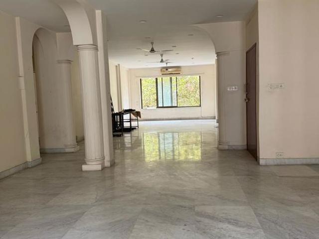 Resale | 3 BHK 3000 Sq.Ft. Apartment in Churchgate