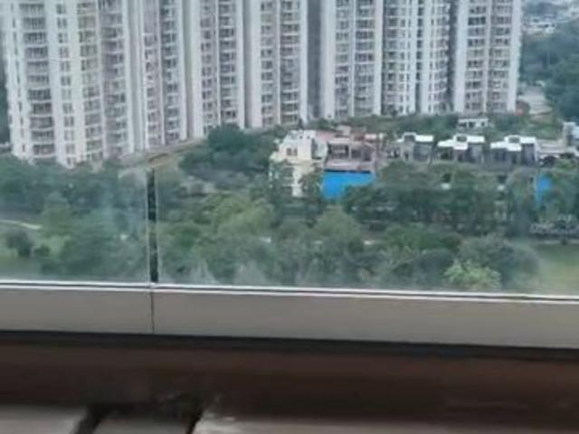 Resale | 3 BHK + 3000 Sq.Ft. Apartment in Kalpataru Vista