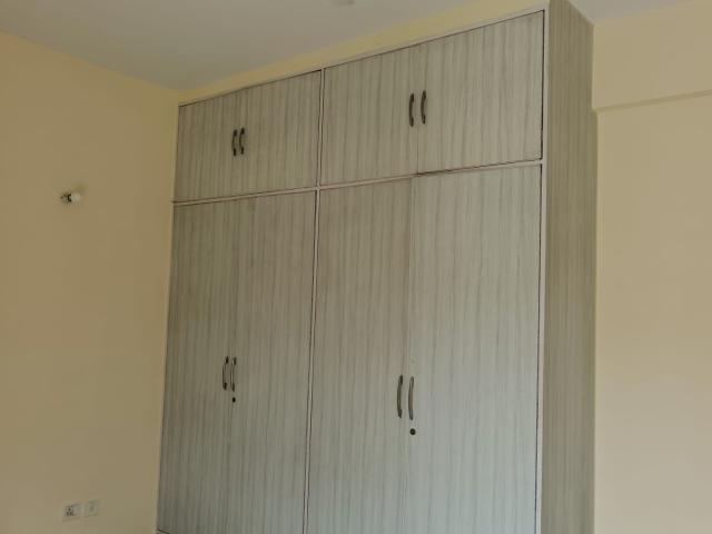 Resale | 3 BHK 300 Sq.Yd. Apartment in Sector 81