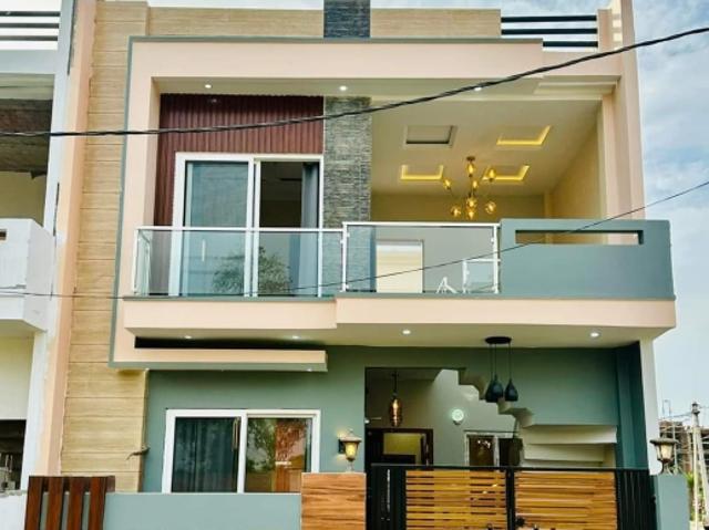 Resale | 3 BHK 300 Sq.Yd. Independent House in Preet Vihar