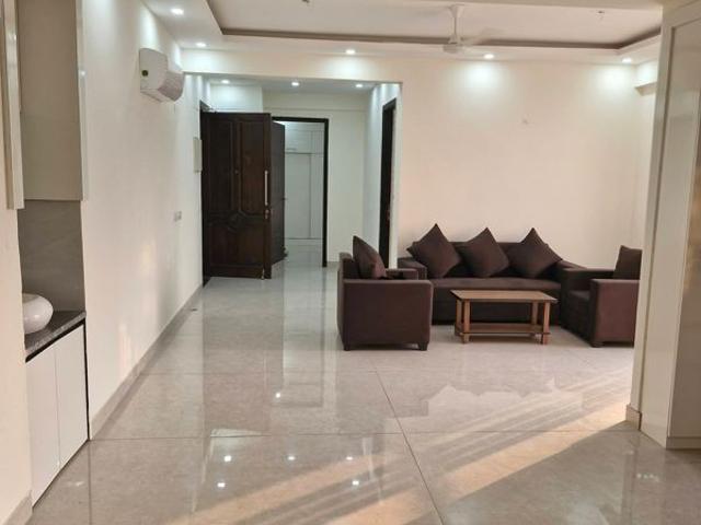 Resale | 3 BHK + 303 Sq.Yd. Apartment in BPTP Amstoria