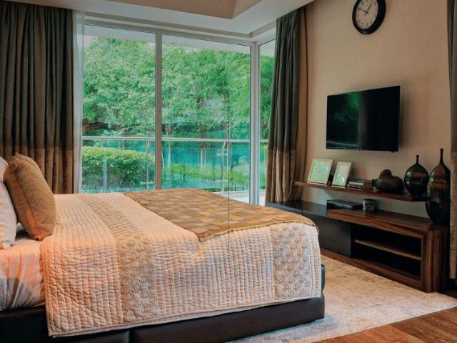 Resale | 3 BHK 3106 Sq.Ft. Apartment in Mahindra Luminare
