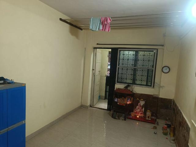 Resale | 3 BHK 3300 Sq.Ft. Apartment in Godrej Carmichael