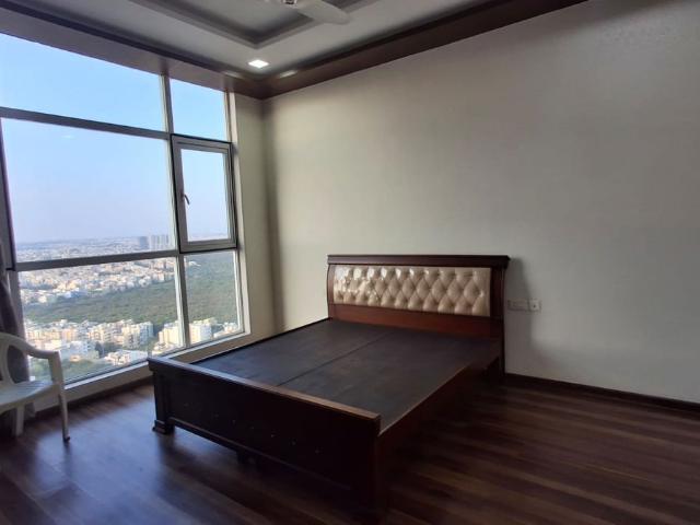Resale | 3 BHK + 3500 Sq.Ft. Apartment in Lodha Bellezza Sky Villas