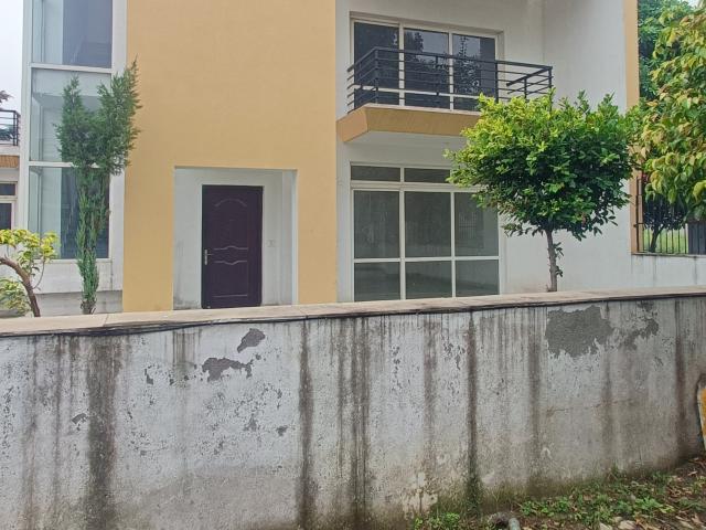 Resale | 3 BHK 350 Sq.Ft. Villa in BPTP Parklands Villa