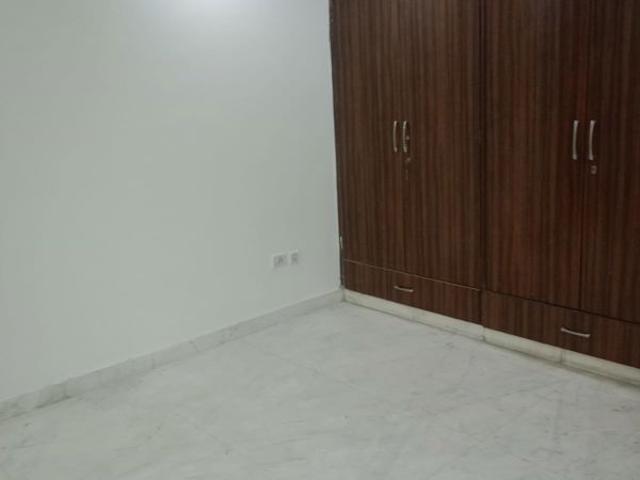 Resale | 3 BHK 800 Sq.Ft. Apartment in Janakpuri