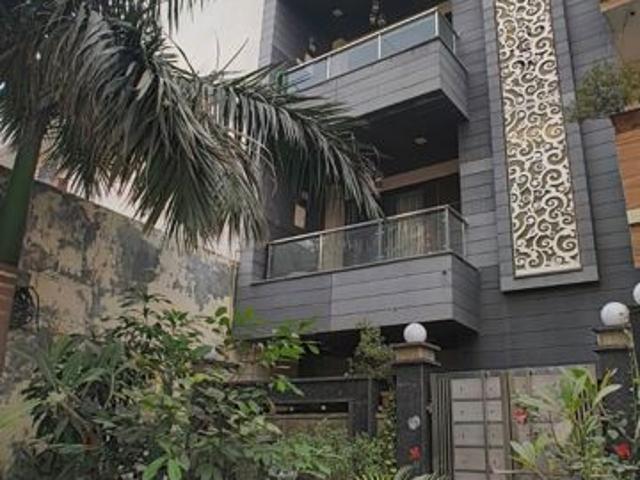 Resale | 3 BHK + 80 Sq.Mt. Independent House in Sector 45