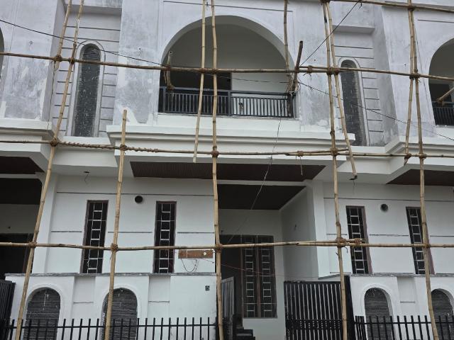Resale | 3 BHK 80 Sq.Yd. Villa in Patrakar Colony
