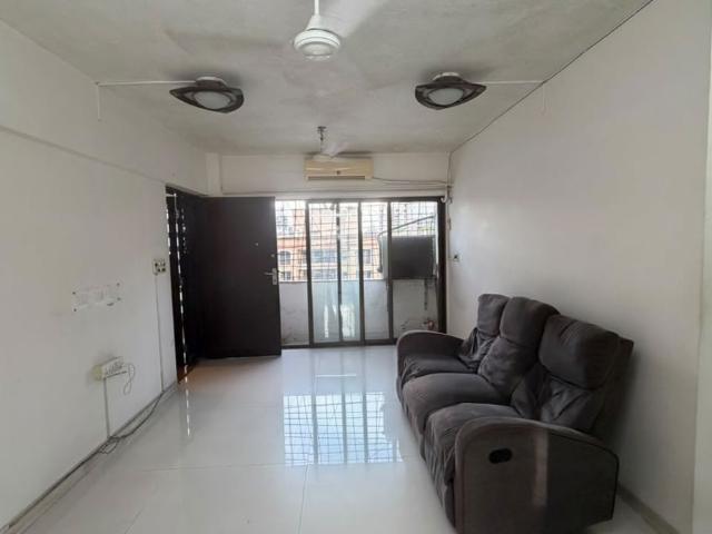 Resale | 3 BHK 825 Sq.Ft. Apartment in Bandra West