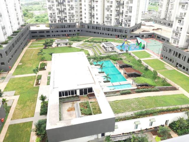 Resale | 3 BHK + 828 Sq.Ft. Apartment in Godrej Infinity